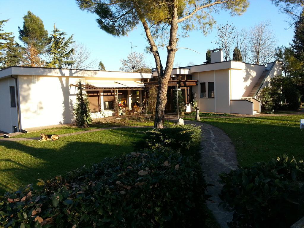 Al Villino Del Sole Bed & Breakfast ฟาโน ภายนอก รูปภาพ