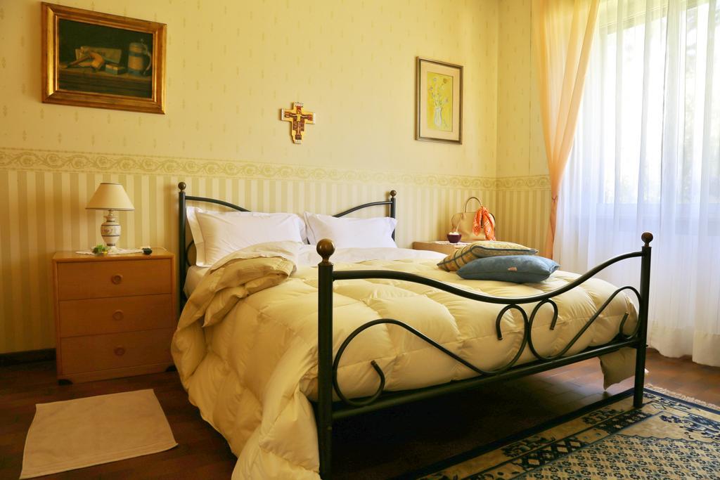 Al Villino Del Sole Bed & Breakfast ฟาโน ภายนอก รูปภาพ