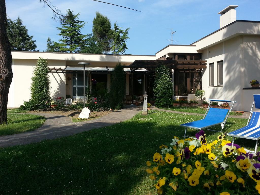 Al Villino Del Sole Bed & Breakfast ฟาโน ภายนอก รูปภาพ