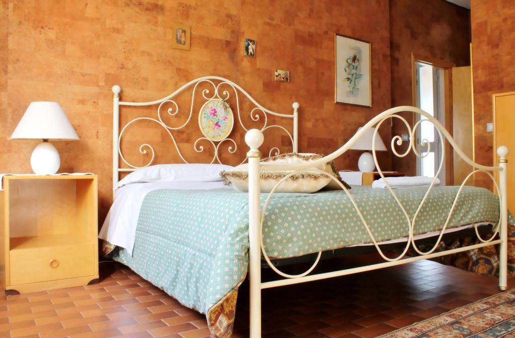 Al Villino Del Sole Bed & Breakfast ฟาโน ภายนอก รูปภาพ